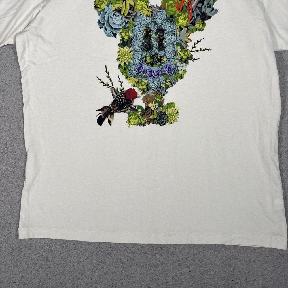 Uniqlo X Disney Off White XL T Shirt Flower Mickey Mouse Garden Magic For All - Picture 3 of 11